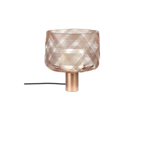 Forestier Antenna Tischleuchte mit runden Lampenschirm aus metallischem Maschengewebe und hellem Diffusor.