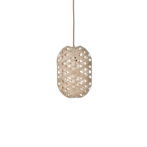 Suspension Forestier en feuille de bananier Capsule en naturel avec un design organique et un abat-jour tissé à la main.