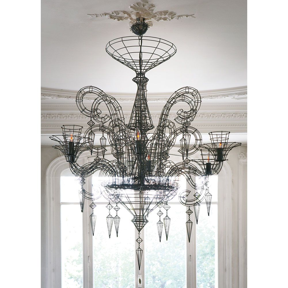 Forestier Kronleuchter Angelus Ø 113cm mit modernem Drahtrahmen und LED-Kerzen für stilvolle Beleuchtung.