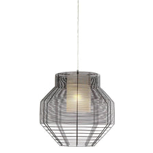 Forestier Pendelleuchte Mesh Ø 48cm in modernem Design mit geflochtener Struktur und natürlichem Kontrast.