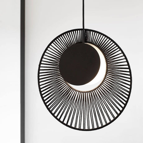Forestier pendant light Oyster Ø 40cm with black metal ring and bright light source.
