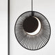 Forestier Pendelleuchte Oyster Ø 40cm mit schwarzem Metallring und hellem Leuchtmittel.