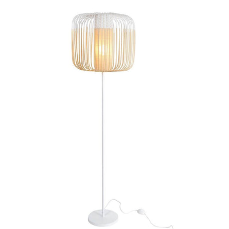 Forestier Stehlampe Bamboo Light 150cm mit Bambus- und Metallschirm in modernem Design.