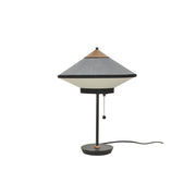 Forestier Tischlampe Cymbal mit Zugkabel in modernem Design, ideal für stilvolle Innenräume.