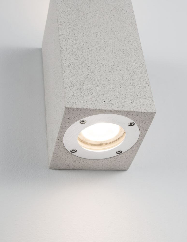 Fuento Außenwandleuchte H 18cm Beton IP65 mit modernem Design und elegantem Licht.