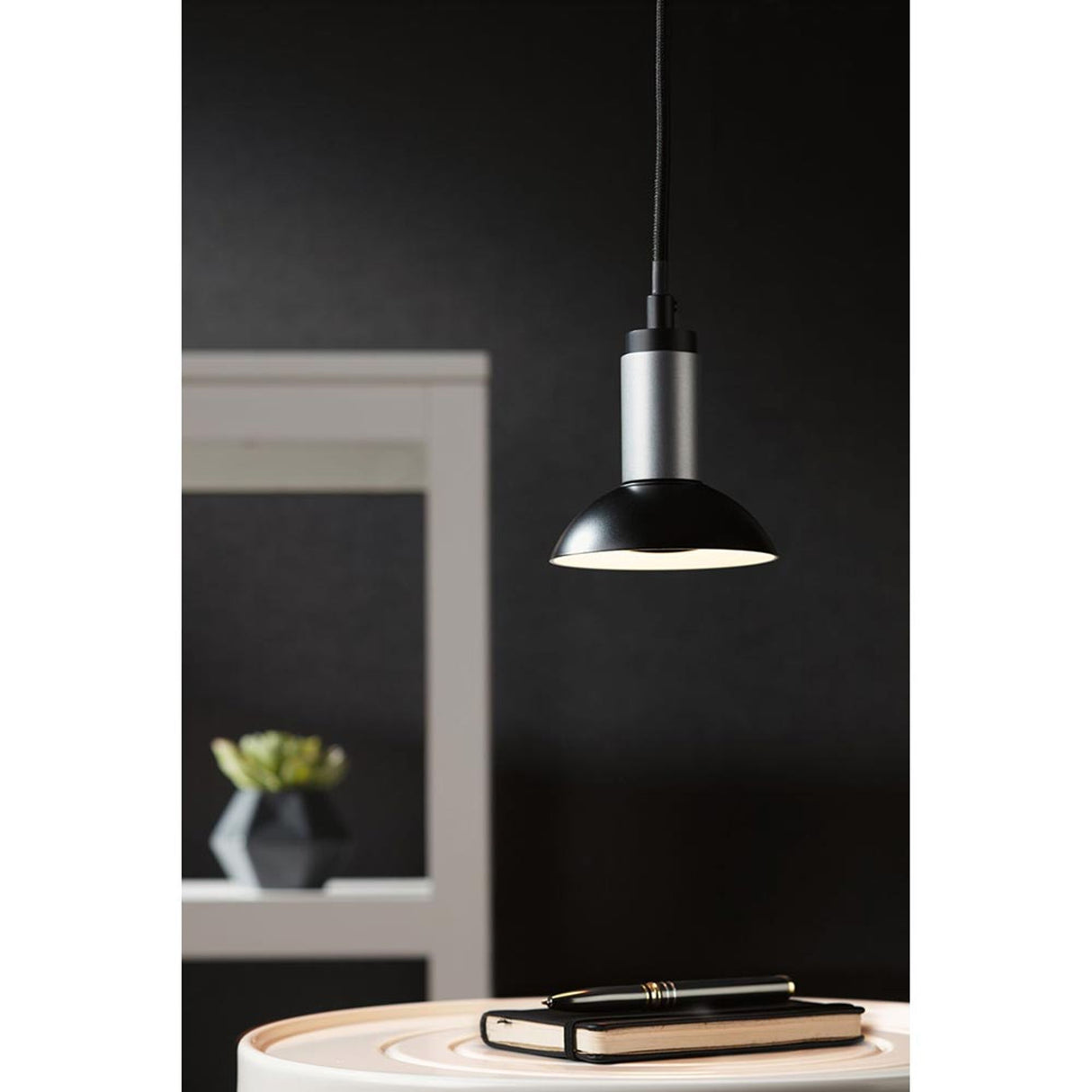 GU10 4,9W LED Reflektor Stufen-Dimmer Schwarz, Weiß 3000K