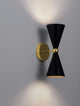 Gala Wandleuchte Gold, Schwarz an der Wand, modernes Design mit dekorativer Farbkombination.