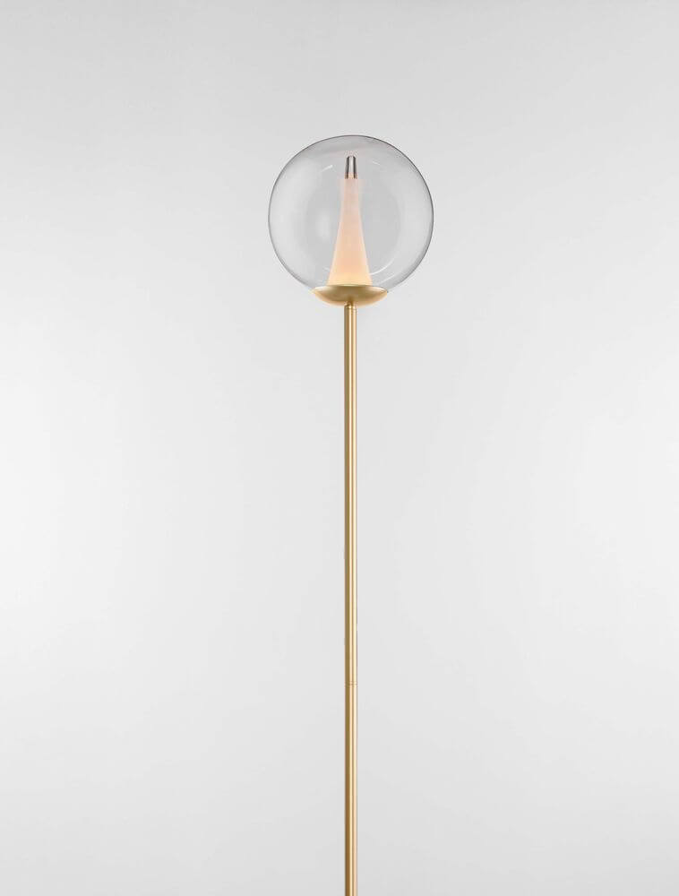 Galeo Stehlampe 3000K Gold mit modernem Design und goldenen Standfuß, eleganter Glaskuppel.