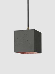 Gantlights B1 Hängelampe Beton schwarz-kupferner Innenbeschichtung, würfelförmige handgefertigte Pendelleuchte aus Beton