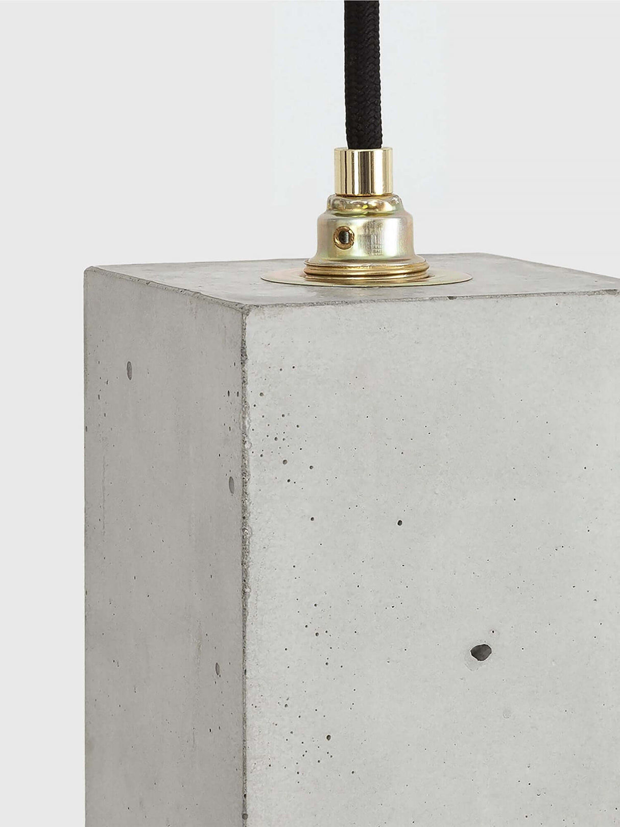 Gantlights B2 Pendelleuchte Rechteckig aus hellem Beton mit goldener Fassung, moderne Hängelampe, 23x10x10 cm, warme Lichtabstrahlung