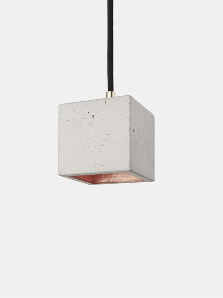 Gantlights B6 Hängelampe Beton, minimalistische Pendelleuchte aus handgefertigtem Beton mit schwarzem Kabel.