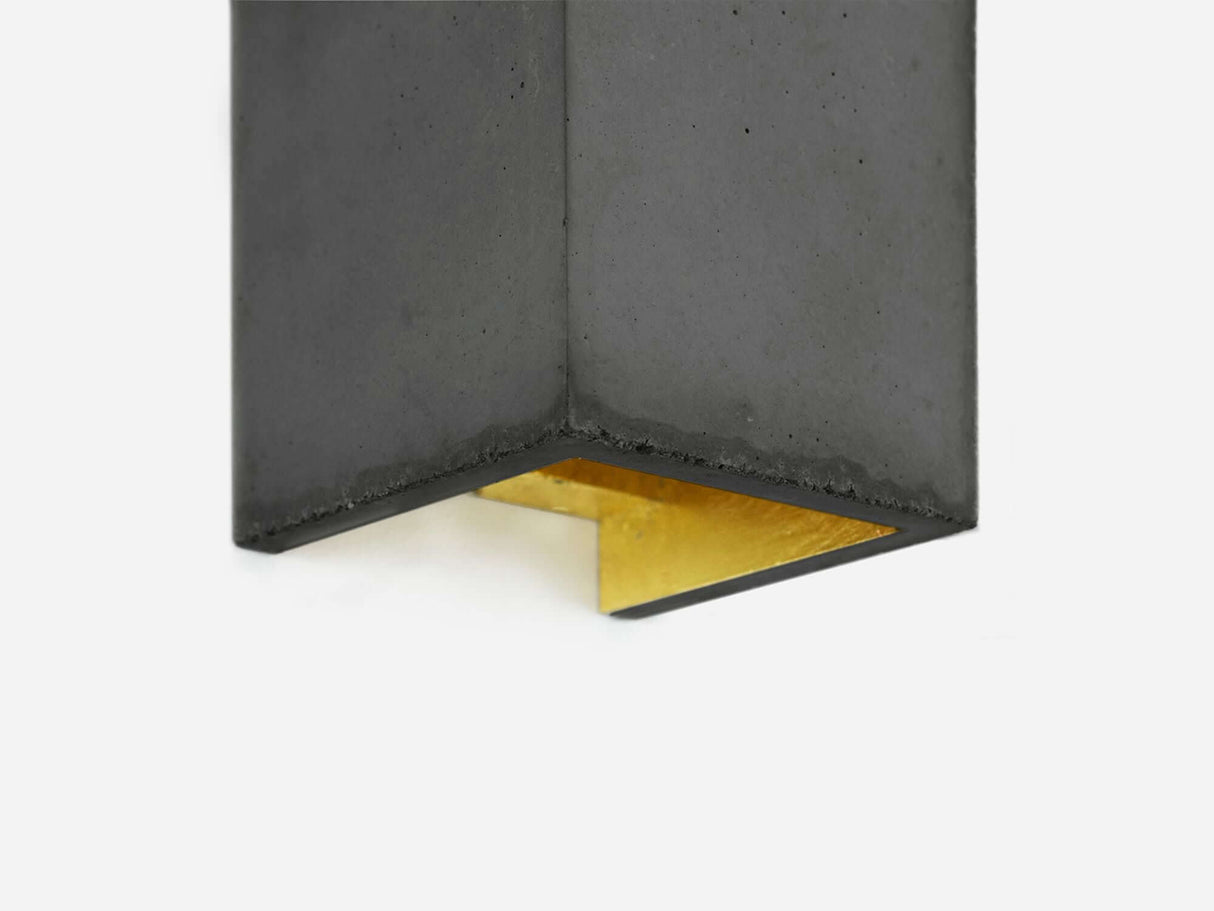 Gantlights B8 Beton Wandlampe rechteckig Up & Down – minimalistische Betonwandlampe mit goldfarbener Innenbeschichtung, handgefertigt