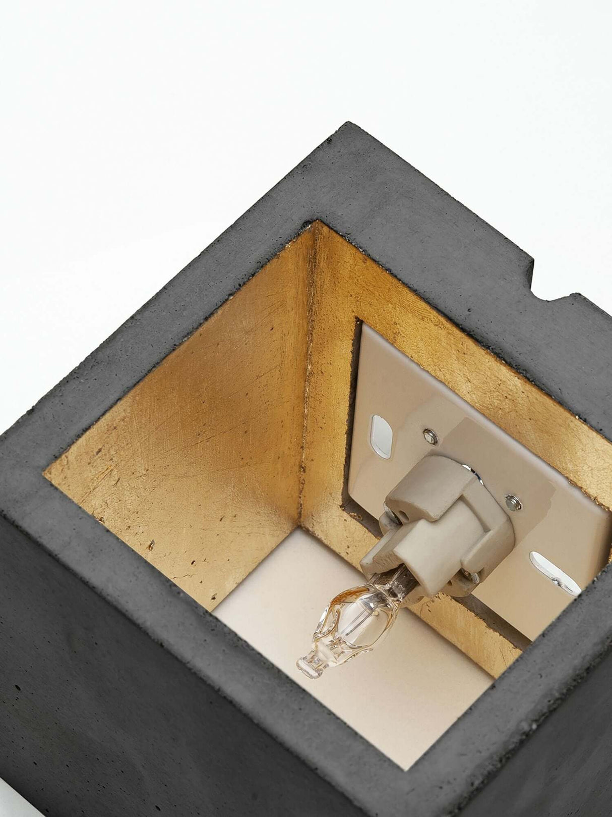 Gantlights B9 Wandleuchte Up & Down mit Innenansicht des goldfarbenen Designs und G9 Fassung.