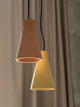 Gantlights S1 Beton Pendelleuchte geriffelt in zwei Farben, die elegante Textur erzeugt schönes Licht und Schatten.