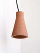 Gantlights S1 Beton Pendelleuchte geriffelt in geriffeltem Design, handgefertigte Leuchte mit Beton-Oberfläche.