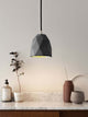 Gantlights T1 Pendelleuchte Beton im minimalistischen Design mit Betonmaterial und Metallakzenten.