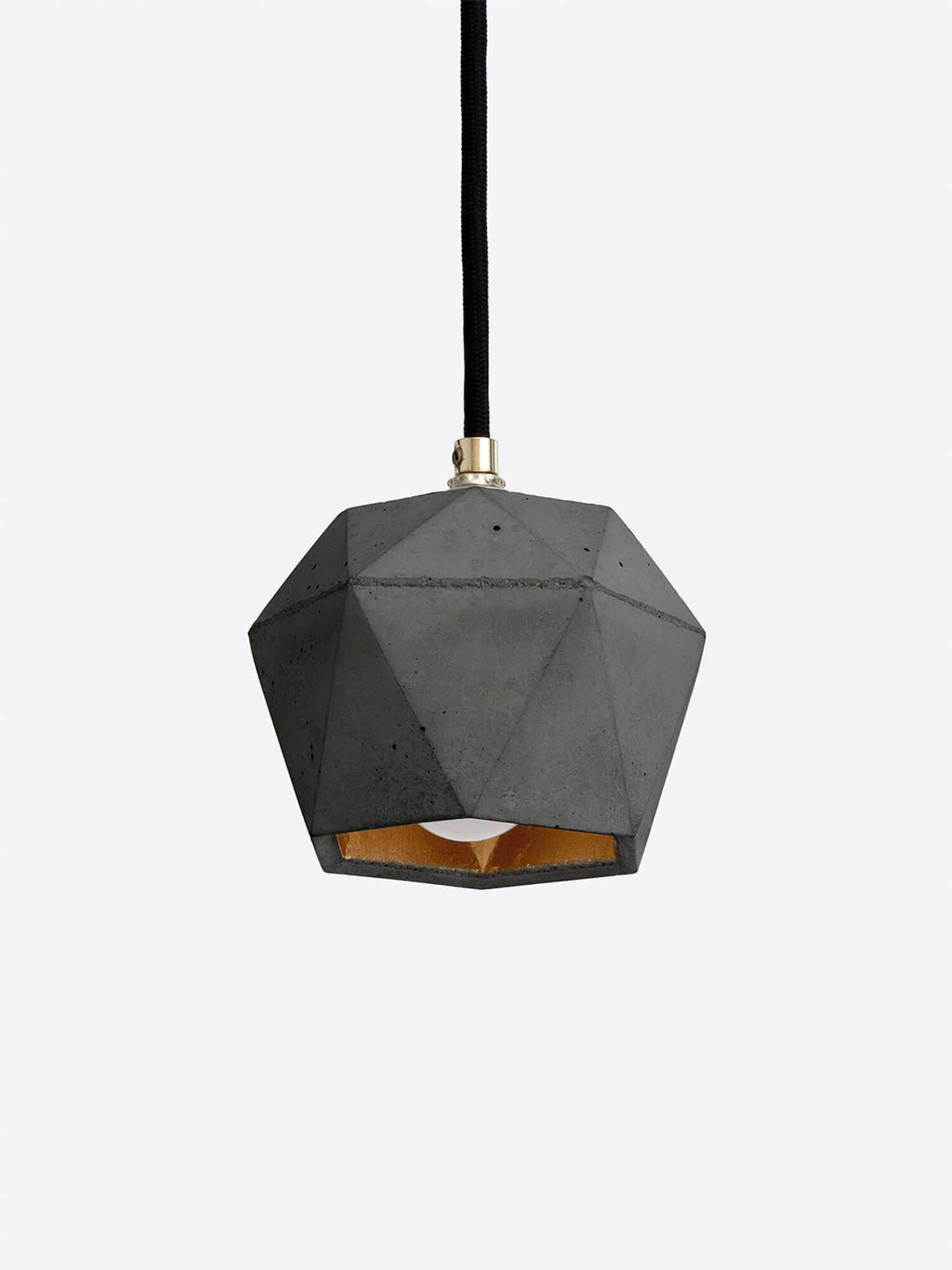 Gantlights T2 Hängelampe Beton dimmbar aus handgegossenem Beton mit goldener Innenbeschichtung.