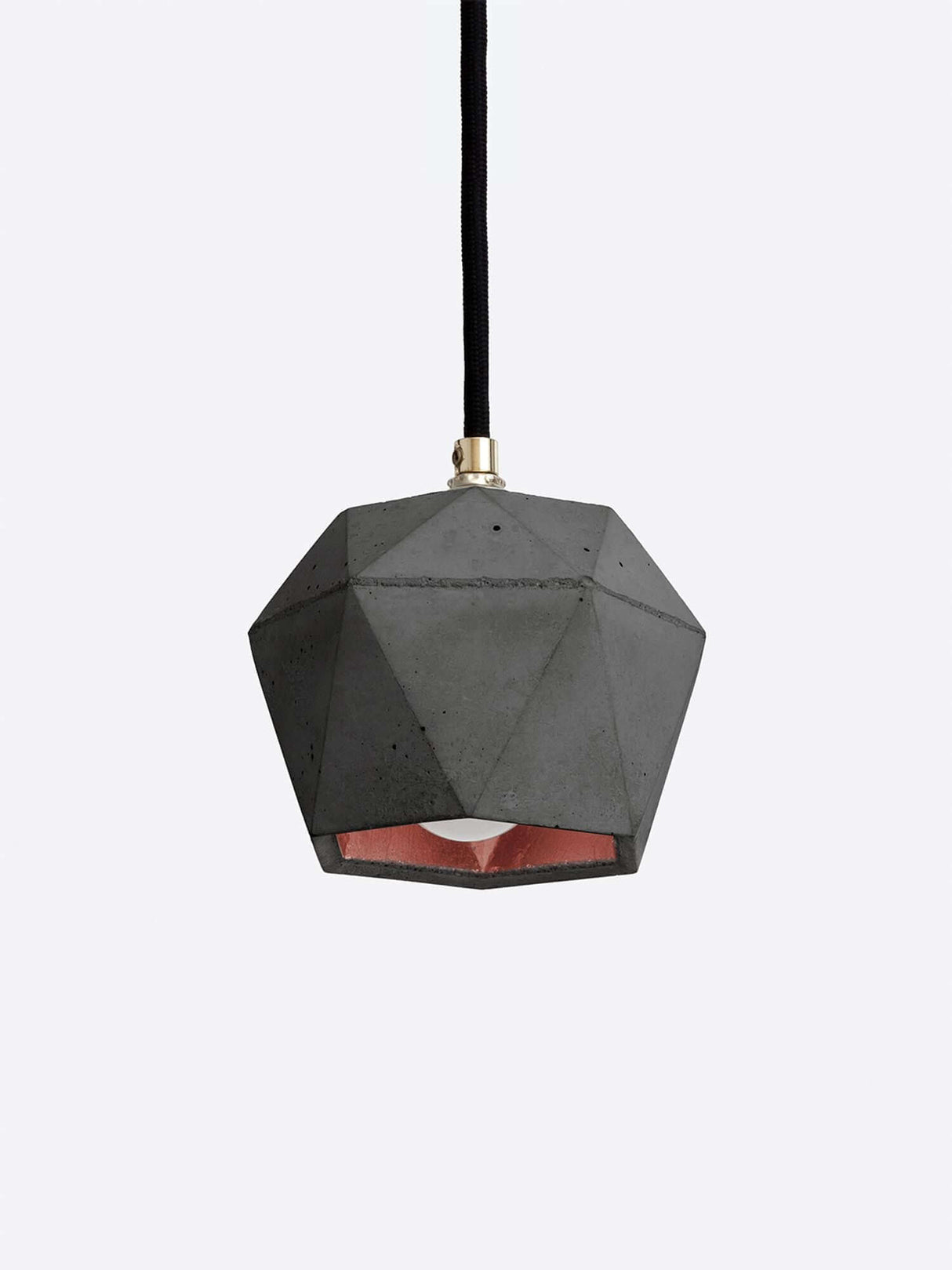 Gantlights T2 Hängelampe Beton dimmbar in geometrischem Design mit goldener Innenbeschichtung.
