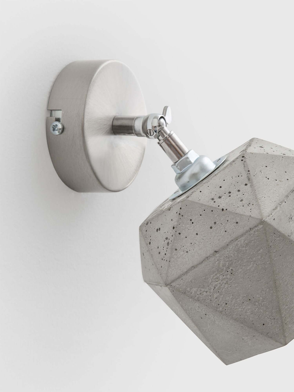 Gantlights T2 Wandspot Beton trianguliert - moderne Wandlampe aus Beton in geometrischem Design