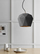 Gantlights T4 Hängeleuchte Beton im minimalistischen Design mit geometrischer Betonform und warmem Licht.