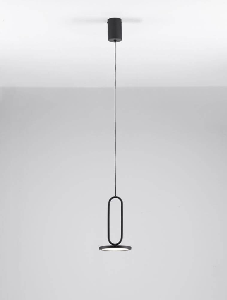 Gea LED Pendelleuchte Ø 13cm 3000K Baldachin Hoch Schwarz im modernen Innenraum mit eleganter Ringform.