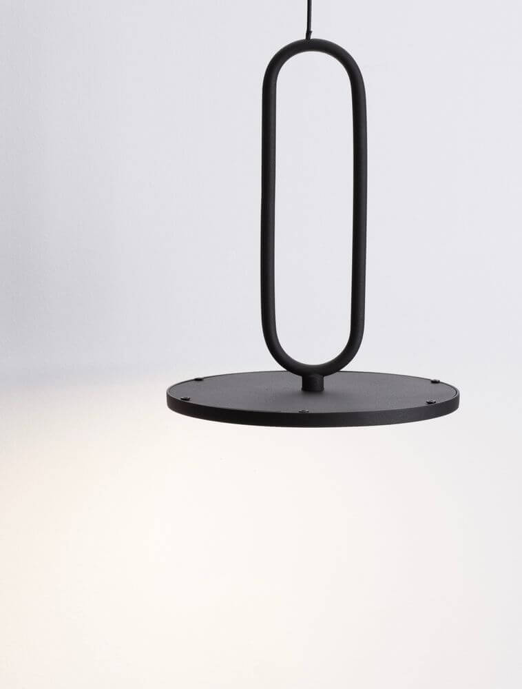 Gea LED Pendelleuchte Ø 17,5cm 3000K Baldachin Flach Schwarz mit elegantem Design.
