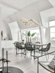 Girish LED Pendelleuchte 3-flammig 3000K Gold in modernem Esszimmer-Ambiente.