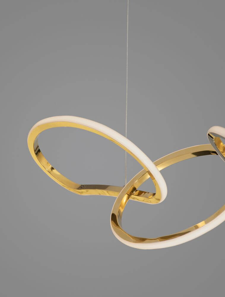 Girish LED Pendelleuchte 3-flammig 3000K Gold mit drei eleganten Ringen in Gold-Optik.
