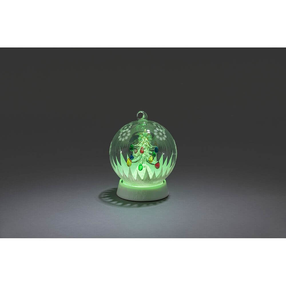 Glaskugel Weihnachtsbaum mit 3 Funktionen Timer RGB-Farbwechsel 1 RGB Diode batteriebetrieben auf Tisch.