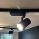 Golo 3-Phasen Power-LED Schienenstrahler in Schwarz, dreh- und schwenkbar für optimale Ausleuchtung.