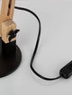 Grou Tischleuchte E27: Detailansicht der Tischlampe mit Holz-Basis und Kabelschalter.