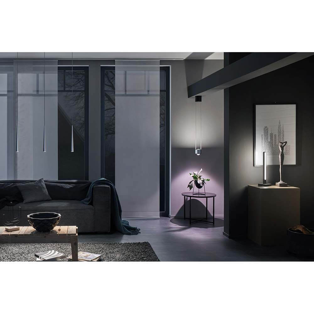 Gutta Pendelleuchte LED 3x7W Alu-Gebürstet im modernen Wohnzimmer mit stilvollem Design und warmem Licht.