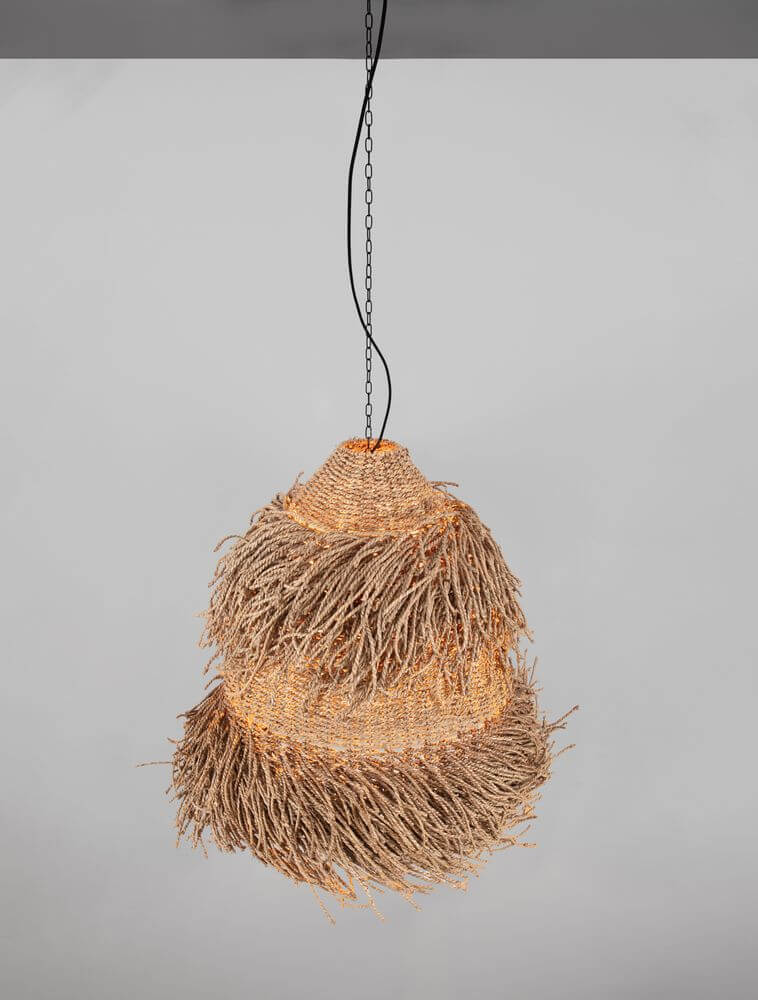 Hay Pendelleuchte E27 3xØ 80cm Braun mit natürlichem Boho-Design, hängend über einem Esstisch.
