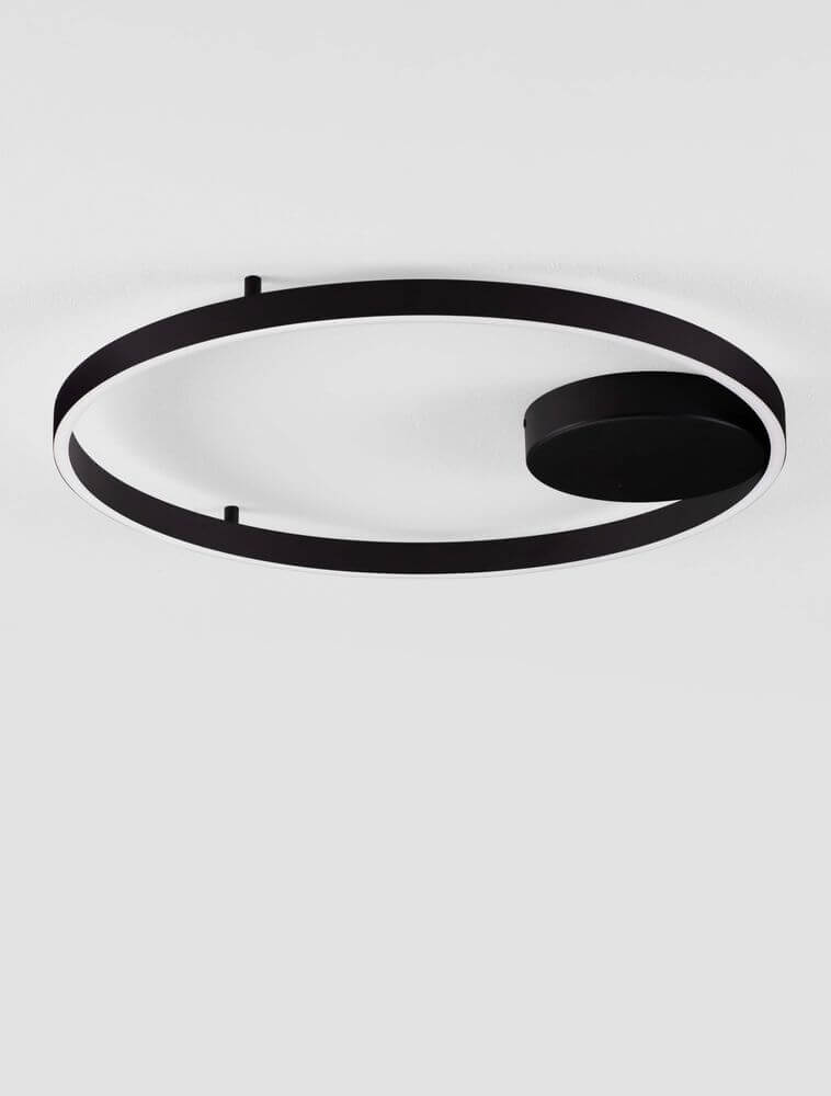 Hedra Deckenleuchte 2-flammig Ø 60cm 3000K mit schwarzem Aluminiumdesign und opaken Acrylsegmenten.
