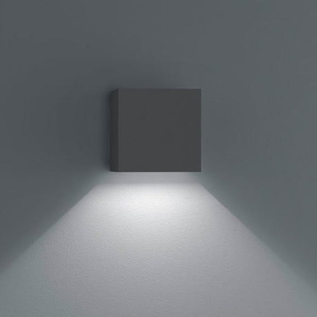 LED Außen-Wandlampe Siri 44-L Graphit mit verstellbarem Lichtaustritt und modernem Design.