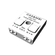 Casambi Bluetooth Dimmer, weiß, quadratisch, mit zwei Schaltern und grauem Drehregler, Anschlüsse sichtbar, Perspektivansicht