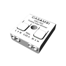 Casambi Bluetooth Dimmer, weiß, quadratisch, mit zwei Schaltern und grauem Drehregler, Anschlüsse sichtbar, Perspektivansicht