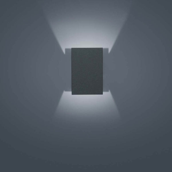 LED Applique extérieure Free IP54 graphite au design moderne et à l’éclairage efficace.