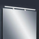 LED Wandleuchte Gaia Chrom über einem Spiegel, moderne Beleuchtung für Badezimmer und Wohnräume.