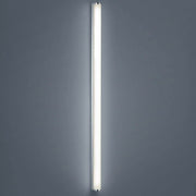 LED Applique murale Ponto chromée sur un mur, design moderne et élégant pour votre éclairage.