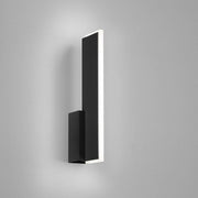 LED Nex Sort væglampe på væggen, stilrent design til entre, entre eller kontorarealer.
