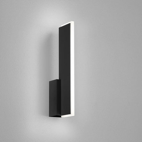 LED Wandleuchte Nex Schwarz an der Wand, stilvolles Design für Flur, Eingangs- oder Bürobereiche.