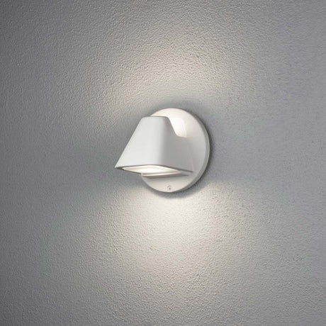 Hild LED Außen Wandleuchte in modernem Design mit gefrostetem Glas und 3000K Lichtfarbe.