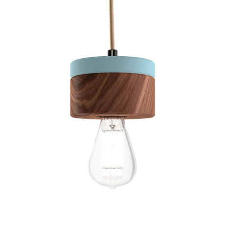 Suspension en bois Ø 11 cm en 3 essences de bois avec un élément bleu et une ampoule transparente.