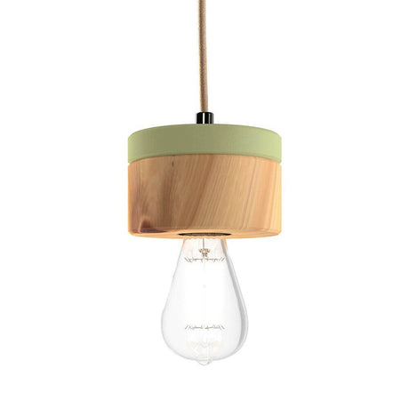 Suspension en bois Ø 11 cm en 3 essences de bois avec abat-jour vert pastel et ampoule claire.