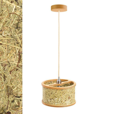 Holz Hängeleuchte mit Heuschirm aus Eiche und Almheu, minimalistisch und naturnah gestaltet.