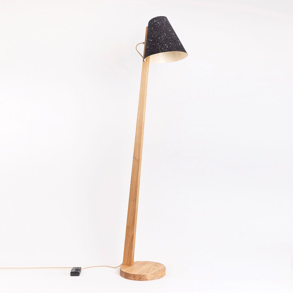 Wooden floor lamp with curved shade 167cm