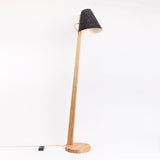 Lámpara de pie de madera con pantalla curvada 167cm