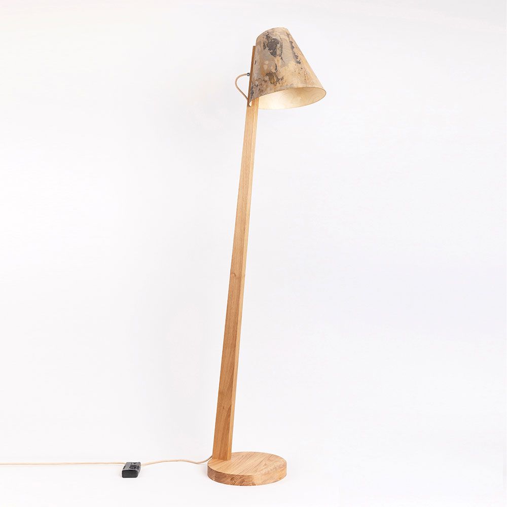 Wooden floor lamp with curved shade 167cm