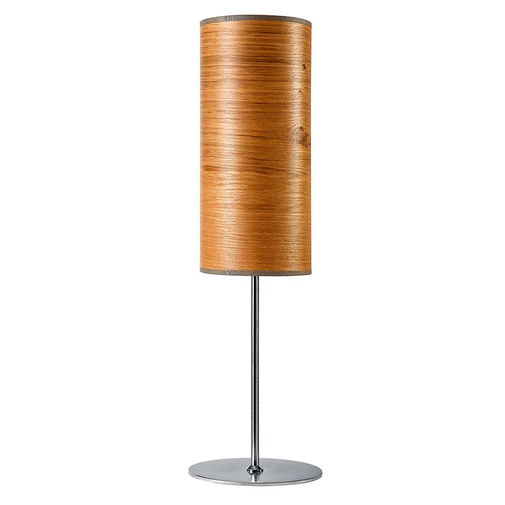 Holz-Tischleuchte Arboreus mit zylindrischem Schirm aus Eiche und glänzendem Fuß, ideal für Nachttisch oder Schreibtisch.